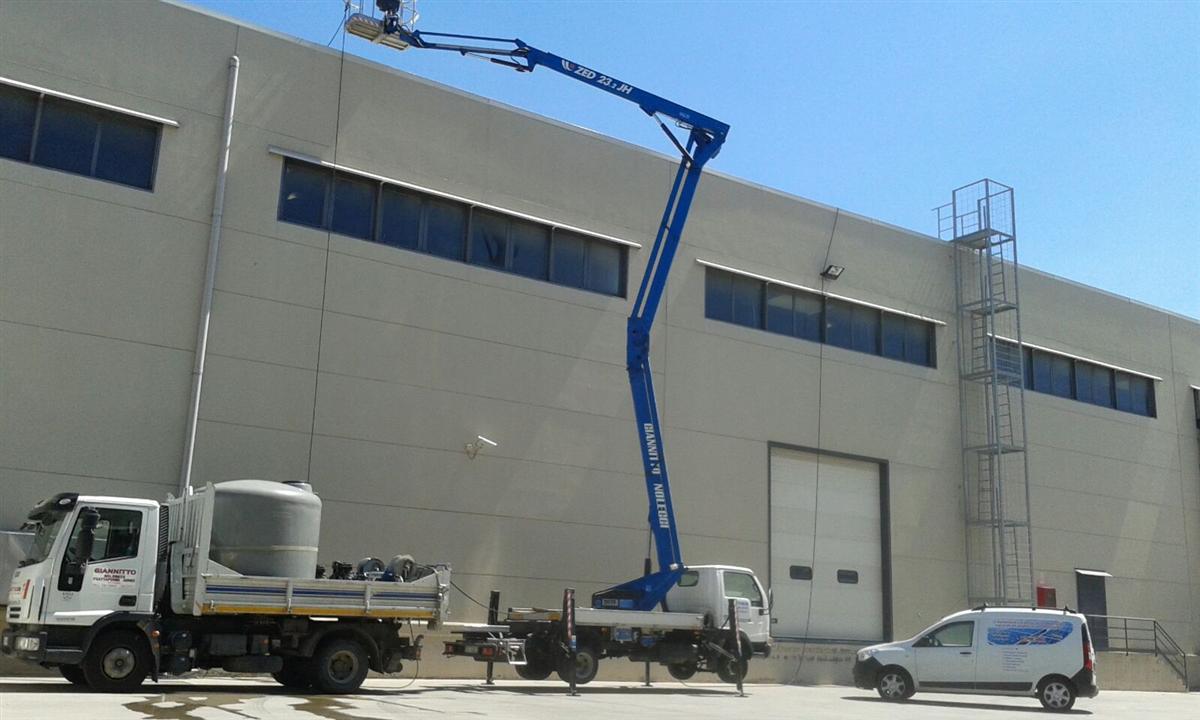 018